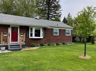 1407 Wilshire Rd, Haslett, MI 48840