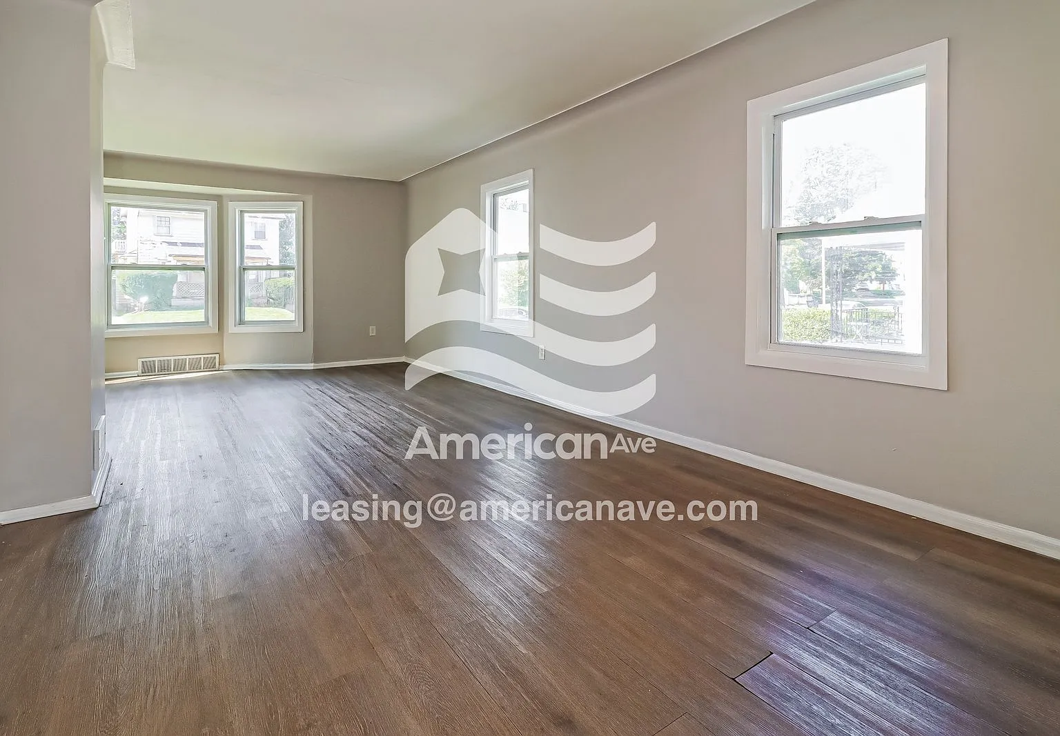 3 bed, 1.5 bath, 1325 sqft, $1,422 — Photo 4