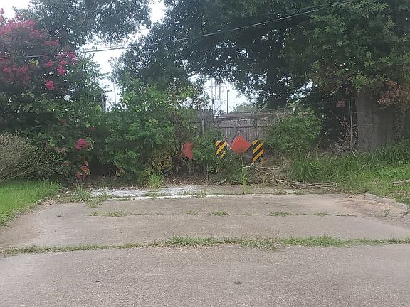 4th image of 324 Scarlet St