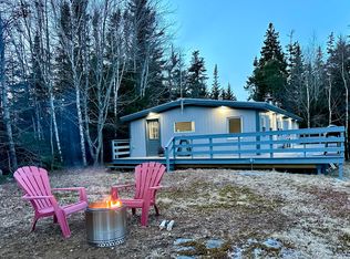 15 Bay State Rd, Vinalhaven, ME 04863