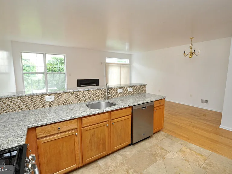 328 Helen Dr — Photo 9