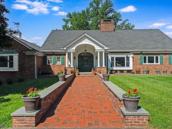 4th image of 123 Lake Rd