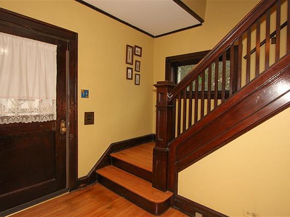 3rd image of 612 Beloit Ave
