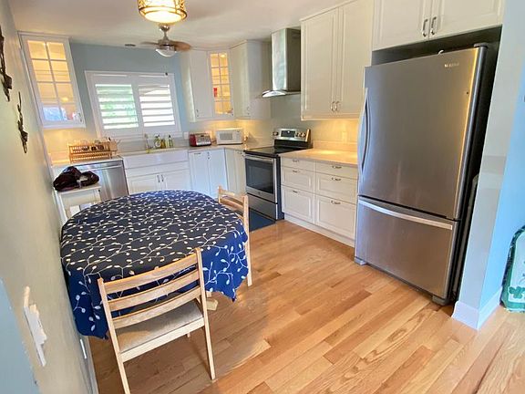 3rd image of 1417 Bradley Dr #13