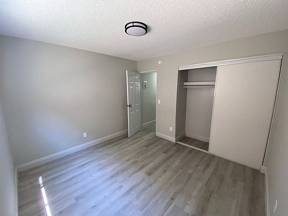 5th image of 926 W 84th St #2