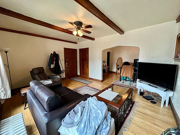 3rd image of 4422 N Oakland Ave #9