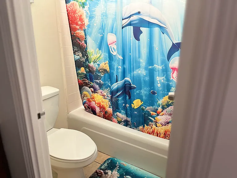 Waikiki Whale Watcher Apartments — Photo 53