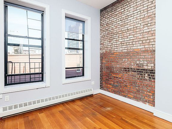 2nd image of 293 Irving Ave #3B
