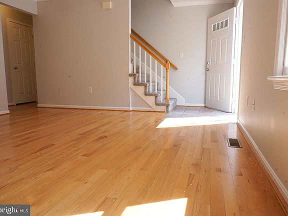 4th image of 108 Lyndale Ct