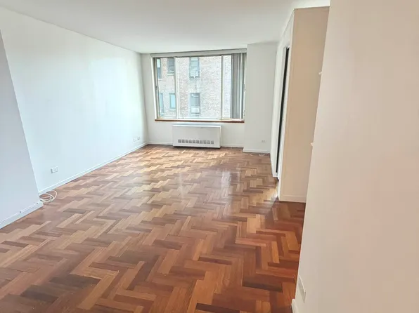 2373 Broadway image 2 of 5