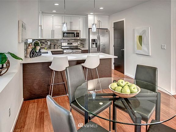 4th image of 3916 14th Ave S #C