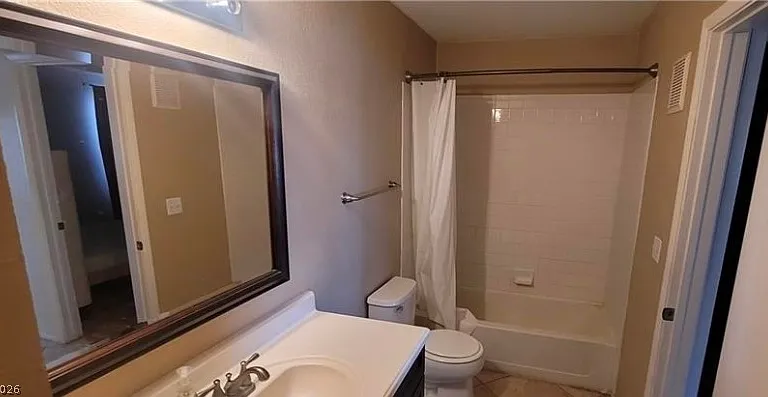 1150 N Buffalo Dr #2023 — Photo 5