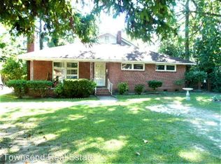 1042 Mohawk Ave, Fayetteville, NC 28303