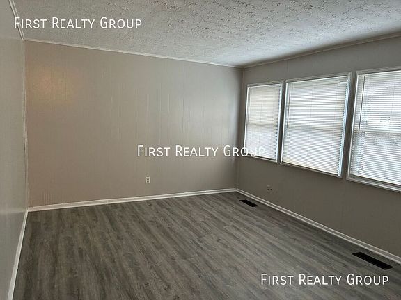 3rd image of 4572 Gardendale Ave