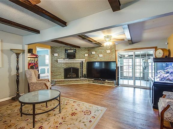 4th image of 4925 Carol Ct
