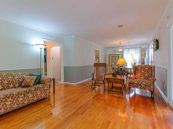 4th image of 5701 Green Valley Dr