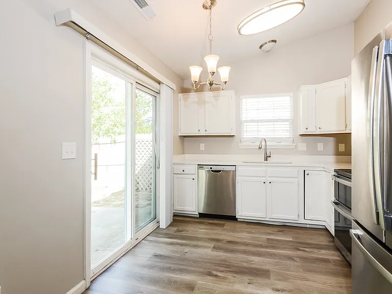 5724 Blackley Ln — Photo 5