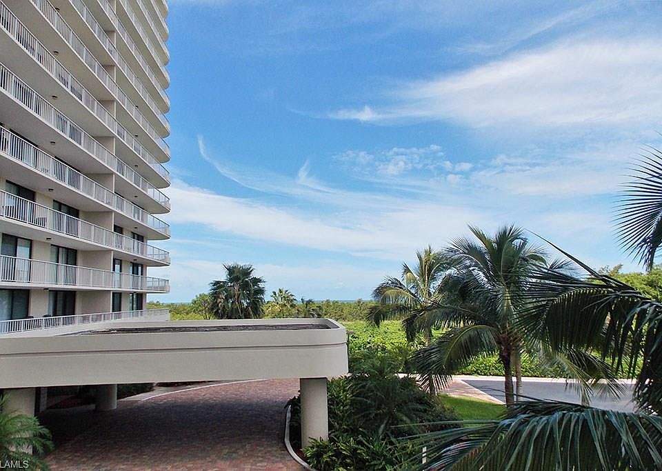 1st image of 440 Seaview Ct APT 202