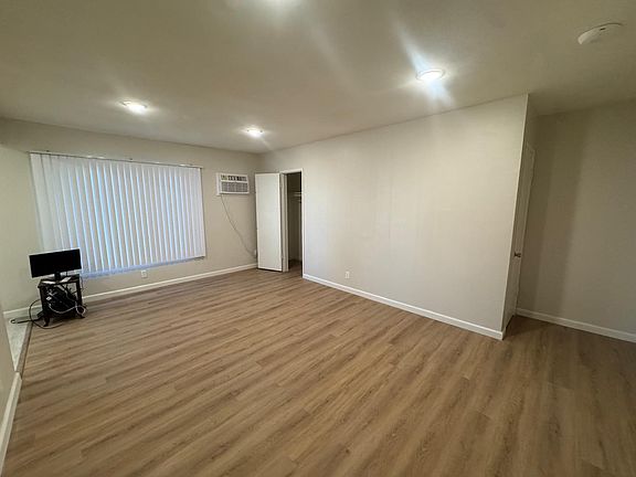 5th image of 151 S Oxford Ave APT 9