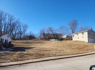 Kane St, Dubuque, IA 52001