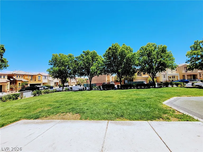 9275 Hollander Ave — Photo 38