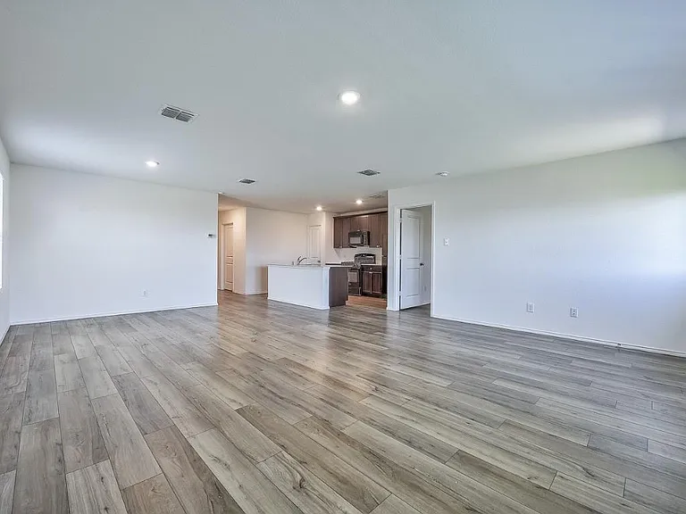 444 Frio Pass Trl — Photo 8
