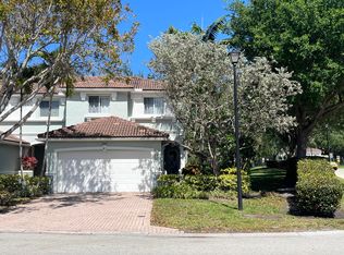 2001 Oakhurst Way, Riviera Beach, FL 33404