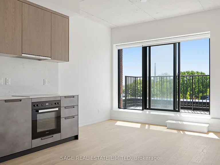761 Queen St E #504 — Photo 4