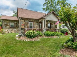 1009 3rd Ave W, Hendersonville, NC 28739