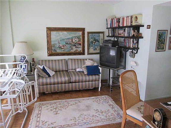 5th image of 231 174th St APT 1610