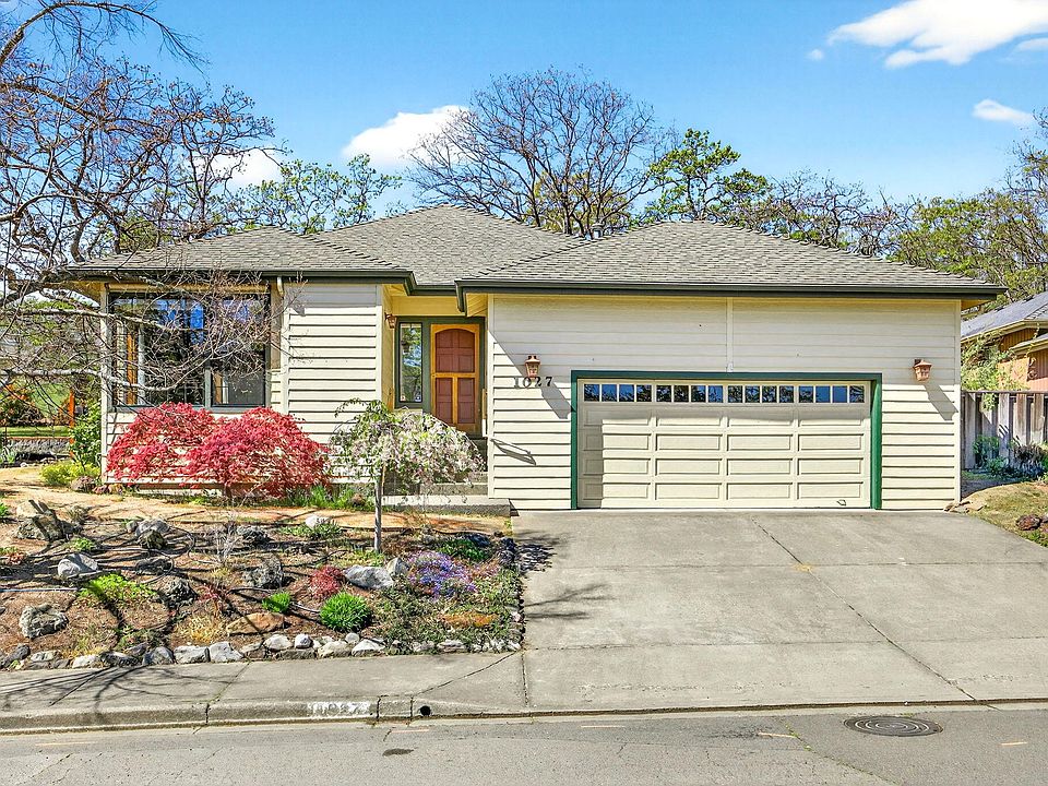 1st image of 1027 Oak Knoll Dr
