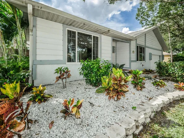 3374 Hyde Park Dr, Clearwater, FL 33761