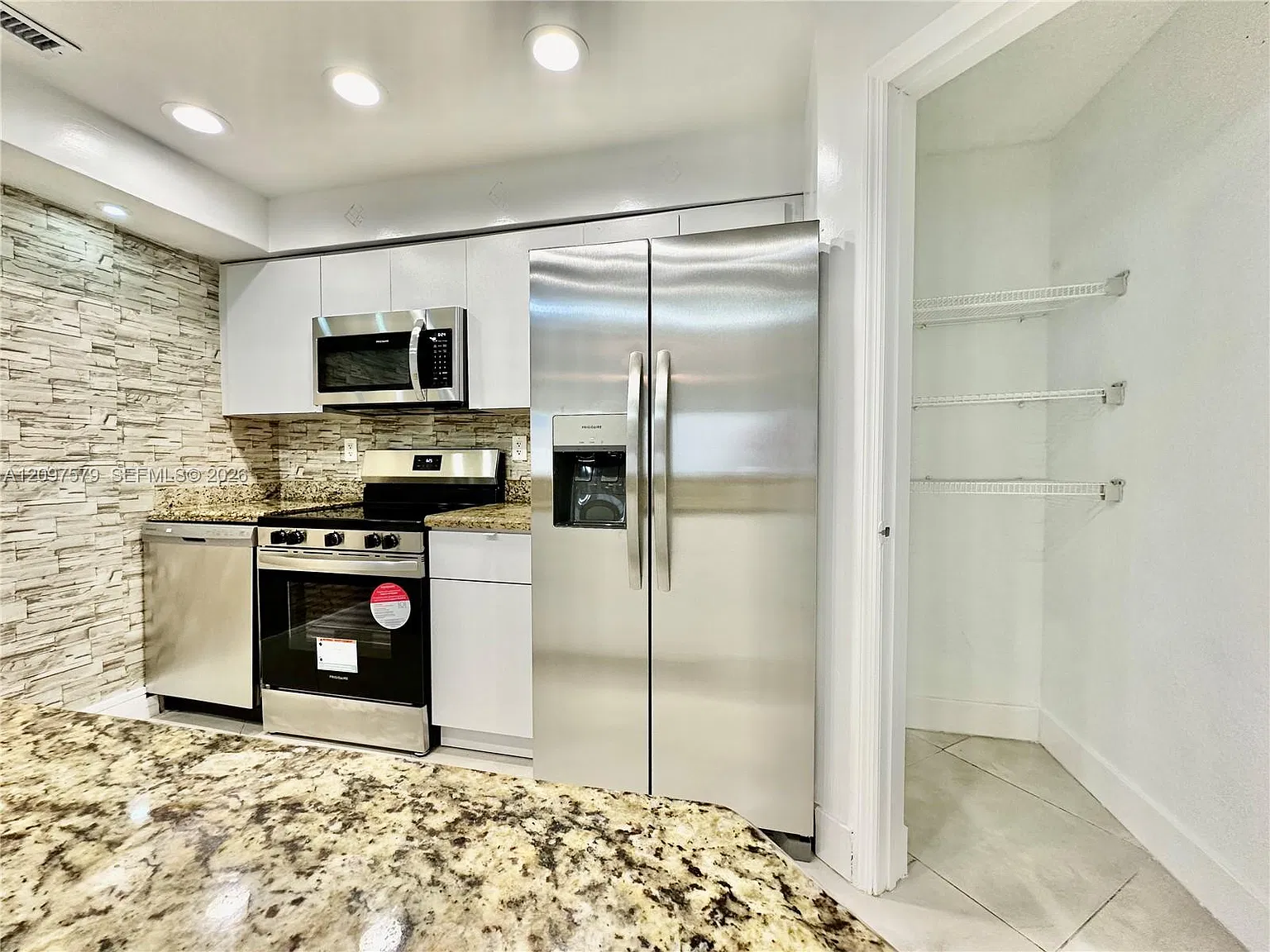 Marina Oaks Condo — Photo 4