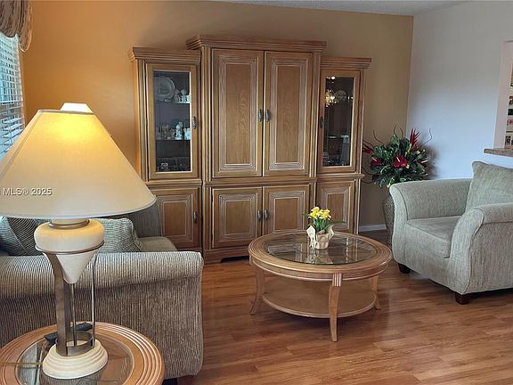 3rd image of 3033 Berkshire E #3033-B