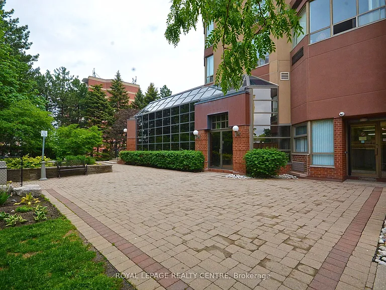 25 Fairview Rd W #807 — Photo 9