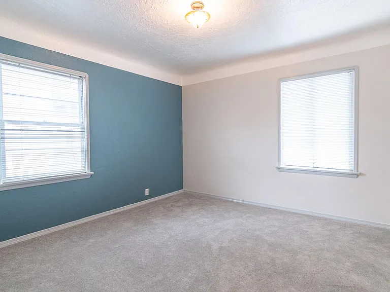 524 Linden Ave — Photo 8