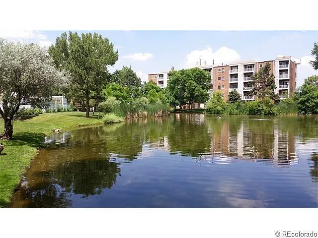 Building Photo - 1400 Golden Cir