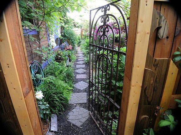 3rd image of 919 Fruit Ave