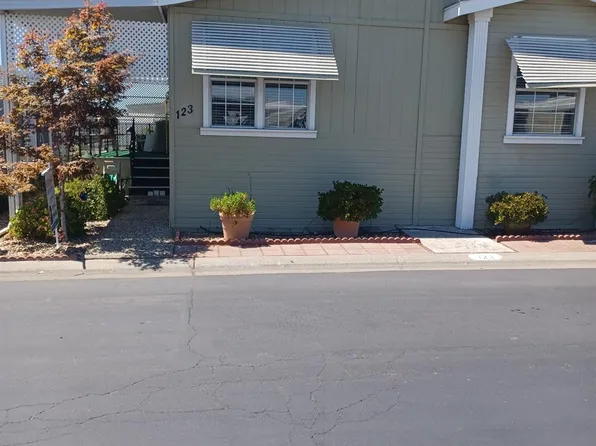 8700 W Ln #123, Stockton, CA 95210