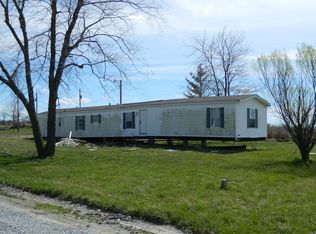 1604 County Road 950 N, Fairfield, IL 62837