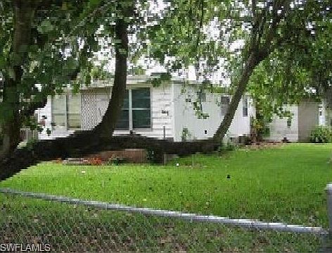 1st image of 2209 Laurel Ln