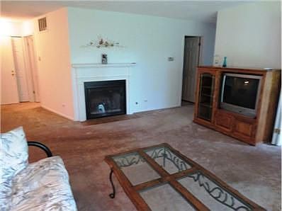 3rd image of 696 Hapsfield Ln #4A1