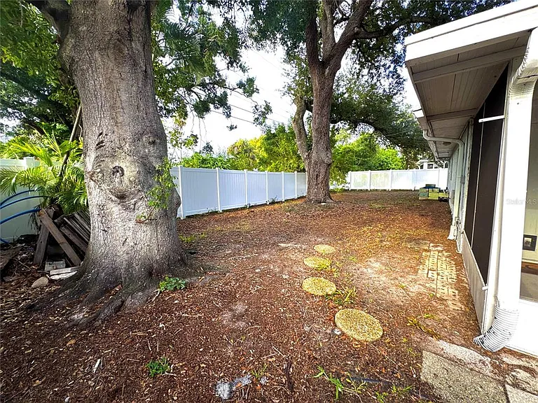 3883 Hawkeye Cir — Photo 23