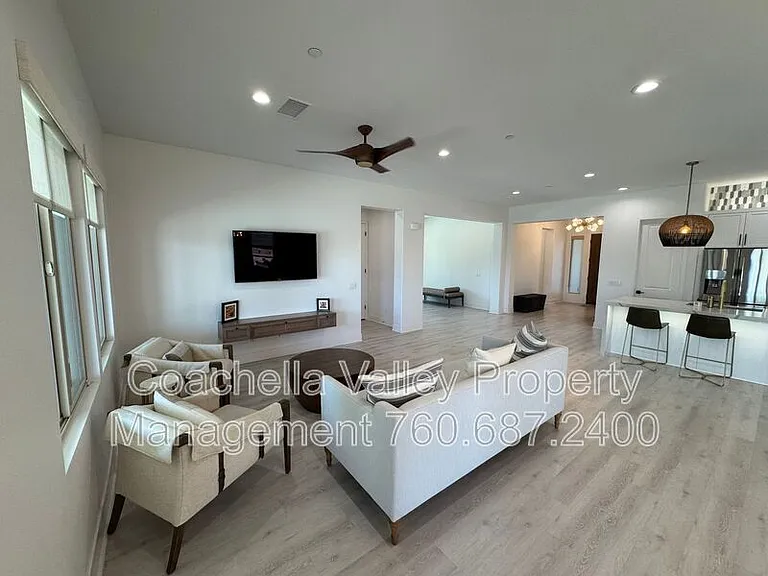 74635 Tesla Dr — Photo 22