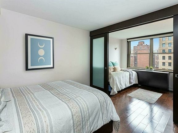 5th image of 301 E 79th St APT 12C