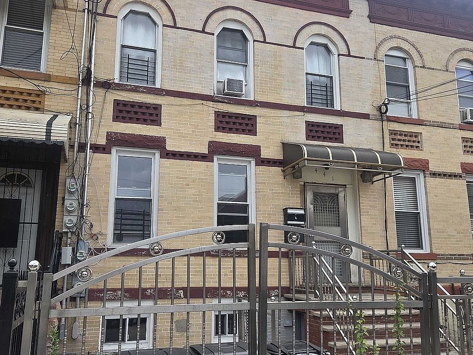 1st image of 441 Ashford St