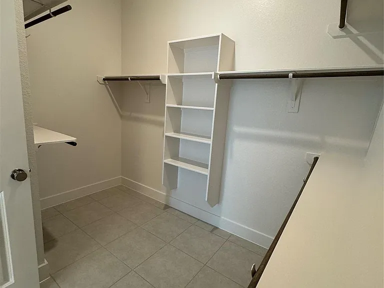 7129 Carriage Light Dr — Photo 29