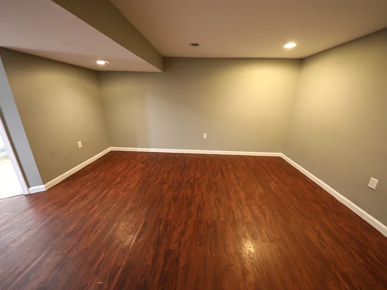 6466 Ponset St — Photo 32