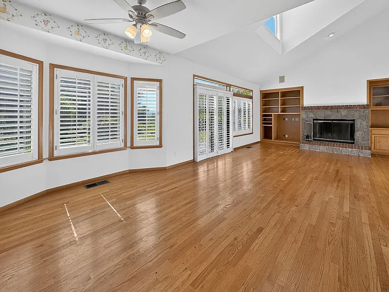 507 Woodfern Ct — Photo 16