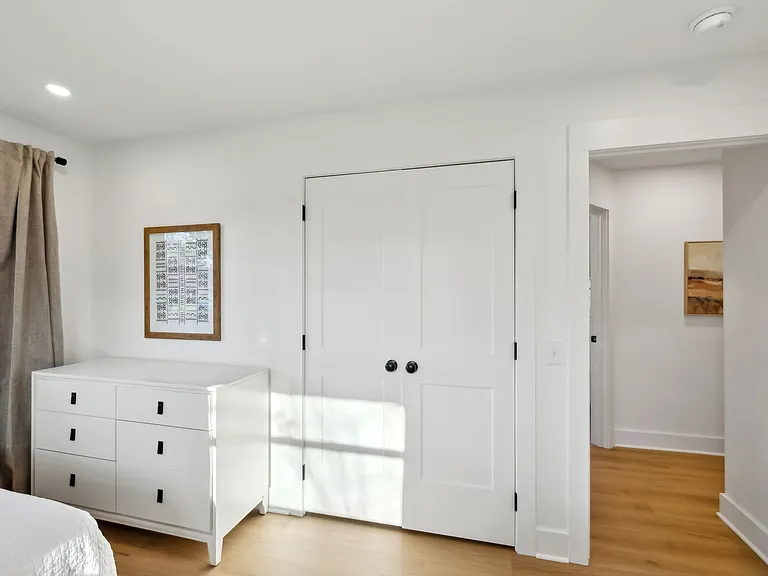 816 Victoria Dr — Photo 11